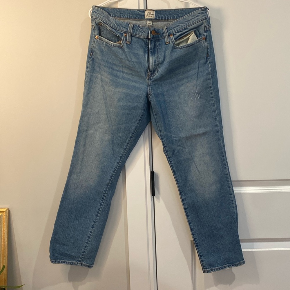 Medium wash boyfriend jean
